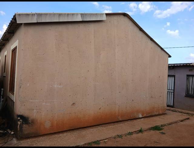 2 BEDROOM HOUSE FOR SALE IN LENASIA SOUTH